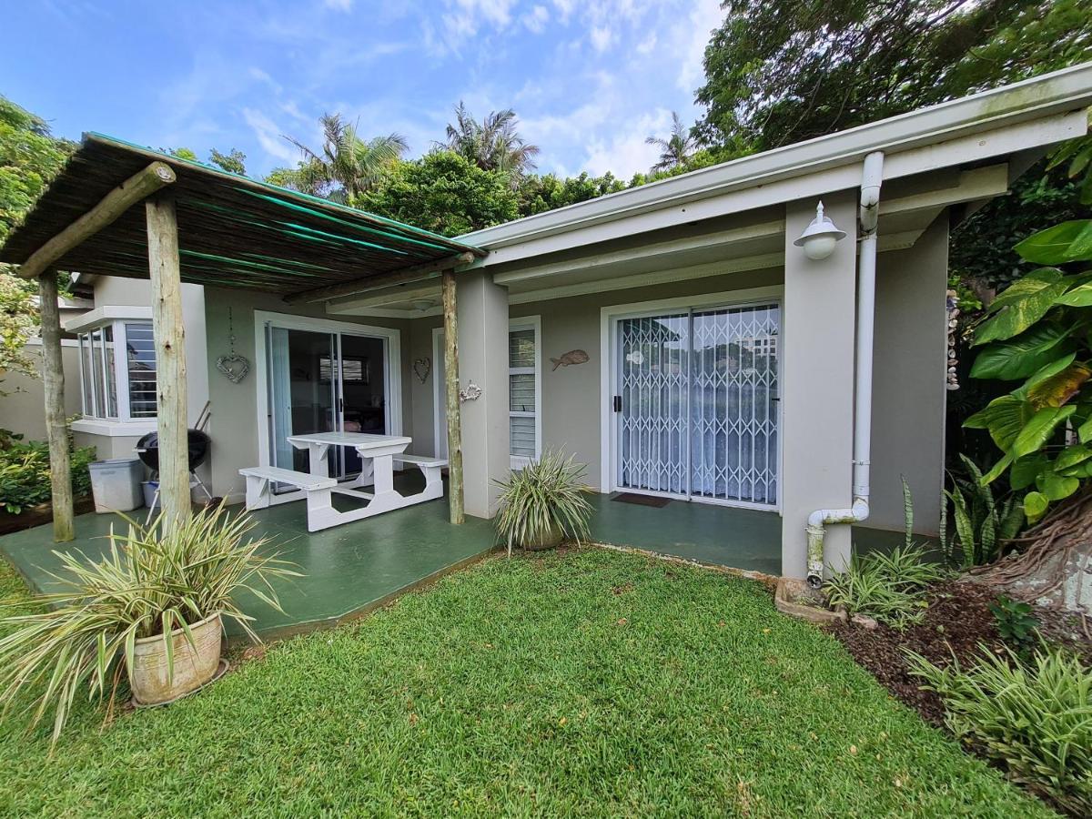 Shaka'S Seat Guesthouse Ballito Exterior photo